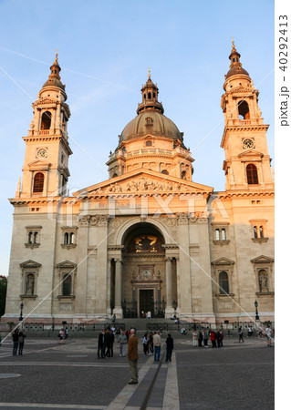 Saint Stephen's Basilica in Budapest. Saint Stephen's Basilica in Budapest. 40292413