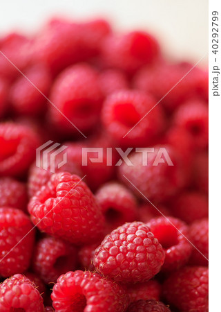 Ripe raspberries macro. Selective focus. Fruit 40292799