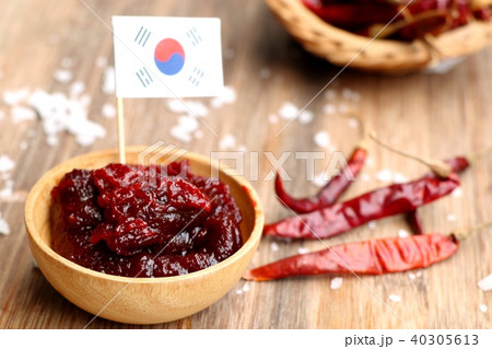 Korean red chili sauce - kochujang Korean red chili sauce - kochujang 40305613