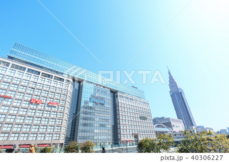 都市風景 新宿南口駅前の風景 都市風景 新宿南口駅前の風景 40306227