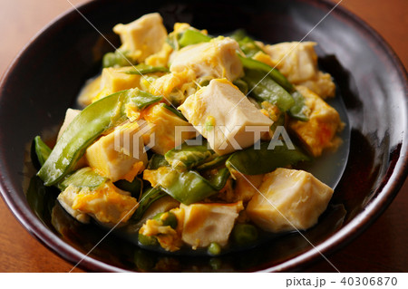 高野豆腐と絹さやの卵とじ 40306870