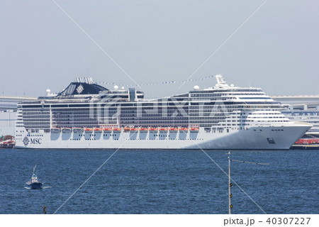 横浜港大黒ふ頭に停泊するMSCスプレンディダ 横浜港大黒ふ頭に停泊するMSCスプレンディダ 40307227