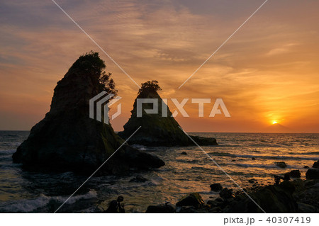 千葉県 法華崎 雀島のダイヤモンド富士 千葉県 法華崎 雀島のダイヤモンド富士 40307419