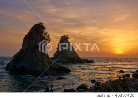 千葉県 法華崎 雀島のダイヤモンド富士 千葉県 法華崎 雀島のダイヤモンド富士 40307420