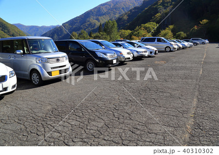 谷川岳 国道291号沿いの臨時駐車場 谷川岳 国道291号沿いの臨時駐車場 40310302