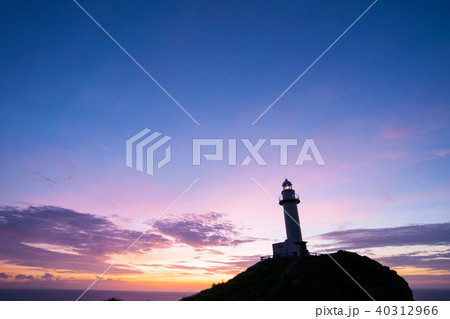 石垣島 御神崎灯台の夕景 40312966