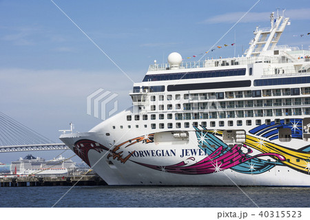横浜港大さん橋に停泊するノルウェージャンジュエル 40315523