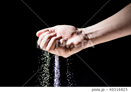 砂を掴む手 砂を掴む手 40316825