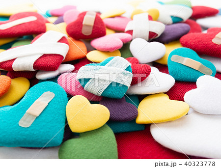 ハート　いろいろ　負傷　心が折れる　ダイバーシティ　カラフル 40323778