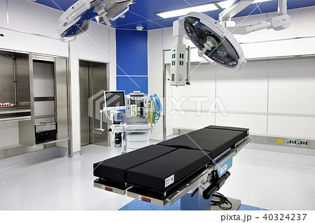 病院 手術室の写真素材