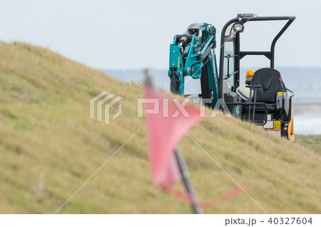 海辺のミニショベルカー 海辺のミニショベルカー 40327604