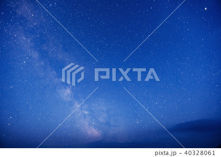 fantastic winter meteor shower and the snow-capped mountains. fantastic winter meteor shower and the snow-capped mountains. 40328061