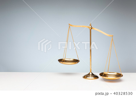 Gold brass balance scale 40328530