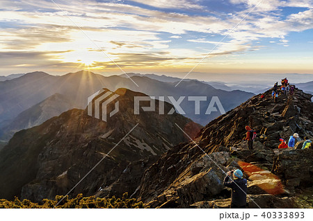 新高山 日の出 3952メートル 新高山 日の出 3952メートル 40333893