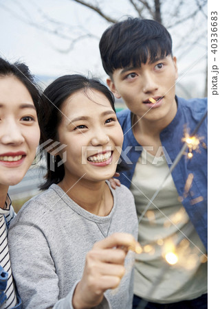 笑顔 微笑 微笑み 40336683