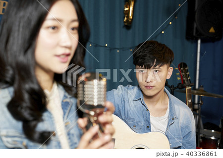 ミュージシャン 若い男 若い男性 40336861
