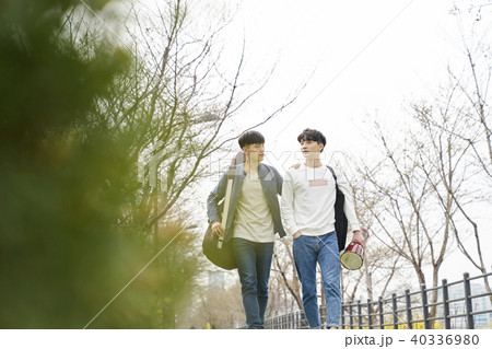 笑顔 微笑 微笑み 40336980