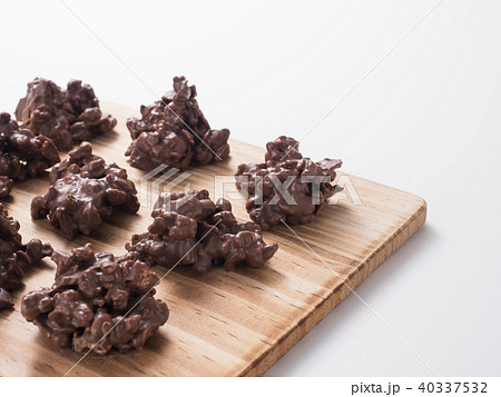 手作りクランチチョコレートの写真素材