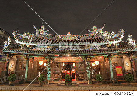 台湾　台北市の歴史的建造物　大龍峒保安宮 40345117