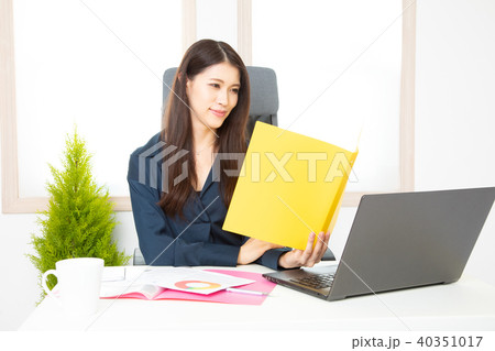 女性　ビジネス 40351017