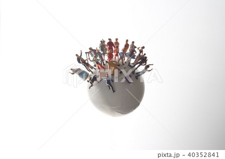 人口増加 40352841