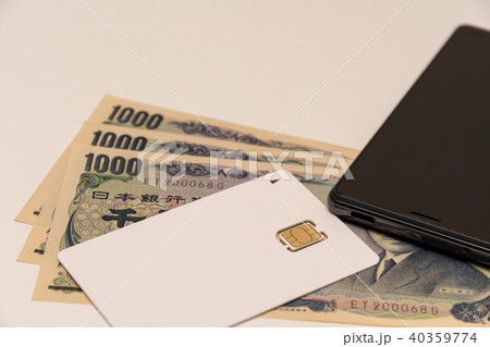 SIMカード　スマホ　千円札 40359774