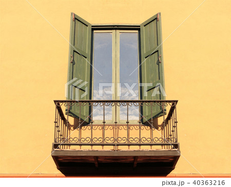 Open Old Window On Brick Wall Open Old Window On Brick Wall 40363216