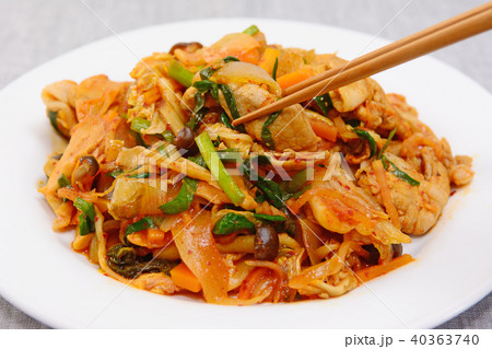 おいしい豚キムチ炒め おいしい豚キムチ炒め 40363740