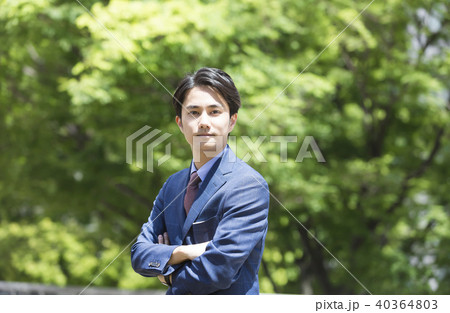 ビジネスマン・腕組み 40364803