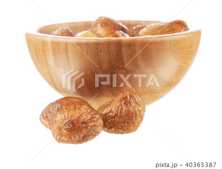Dries fig on white background 40365387