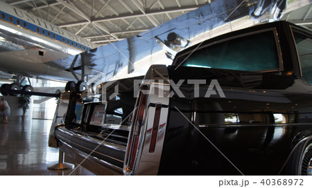 SIMI VALLEY, CALIFORNIA, UNITED STATES - OCT 9, 2014: Presidential motorcade on display at the 40368972