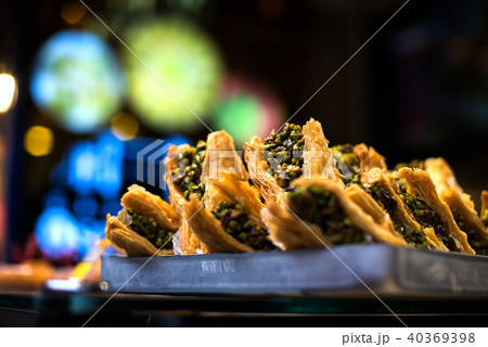 Traditional oriental dessert baklava with pistachios and walnuts 40369398