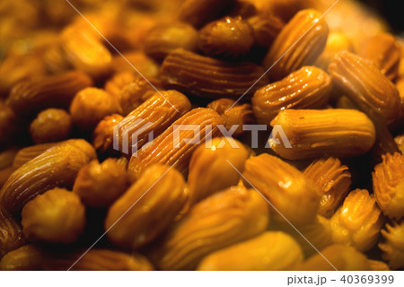 A variety of healthy freshly baked bagels. 40369399