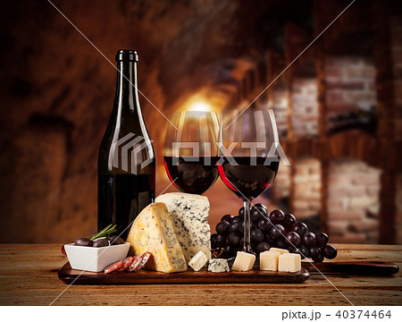 Various kind of cheese with wine 40374464