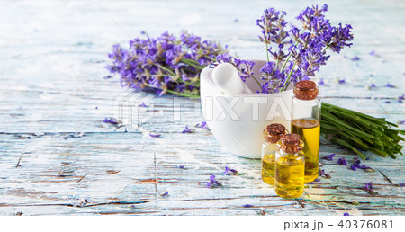 Fresh lavender on wood 40376081