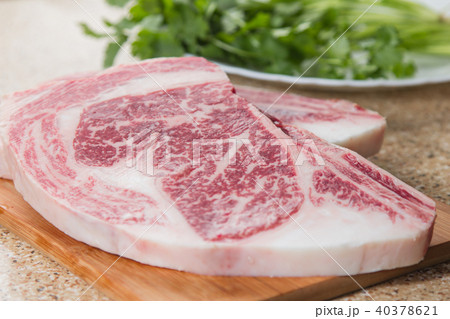 raw beef 40378621