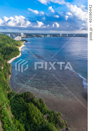 グアム　恋人岬から望むタモン湾 40390442