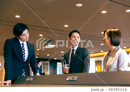休憩 談笑 ビジネス 40395219