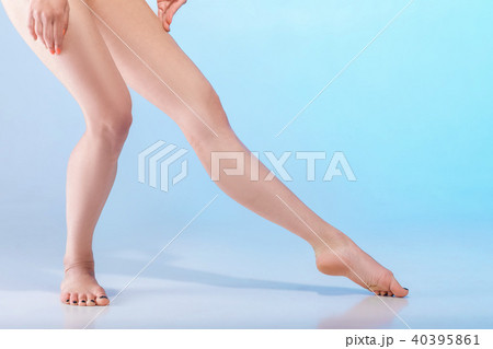 Perfect clean female feet 40395861