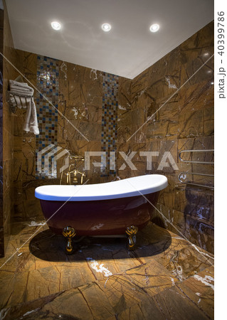 Modern private bathroom interior 40399786