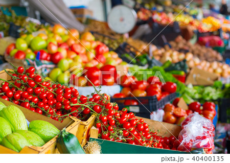 Cherry tomatoes vegetable stall market 40400135