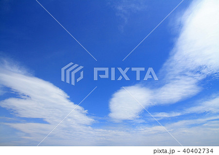 爽やかな初夏の青空と雲 40402734
