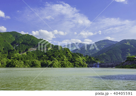 豊かな自然とふれあえる緑川ダム湖(熊本県下益城郡美里町) 豊かな自然とふれあえる緑川ダム湖(熊本県下益城郡美里町) 40405591