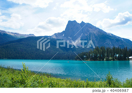 ヨーホー国立公園のエメラルドレイク 40406987