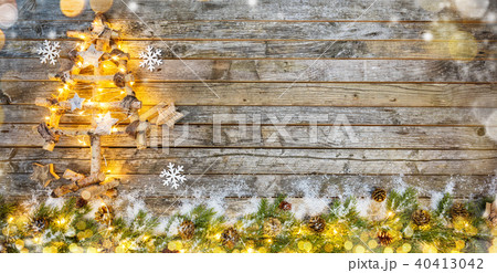 Christmas tree with decoration on wood Christmas tree with decoration on wood 40413042