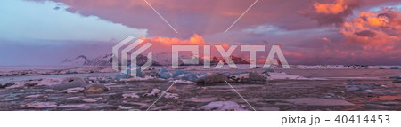 Top of glacier floes with sunny sky, Iceland Top of glacier floes with sunny sky, Iceland 40414453