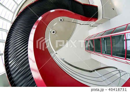 螺旋階段とエレベーター 40418731