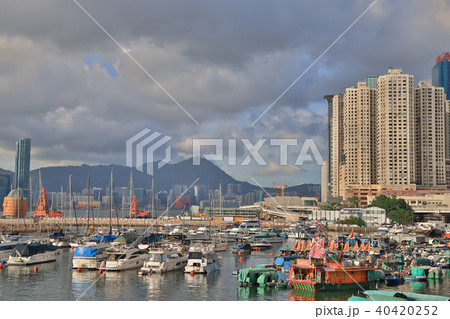 the Victoria Harbour towards TST from CWB 40420252