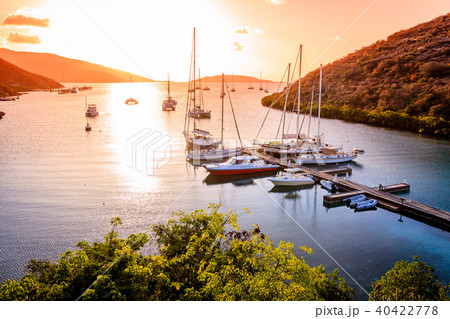 Sunset on the tropical island 40422778