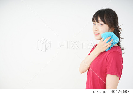 スポーツをする若い女性 スポーツをする若い女性 40426603